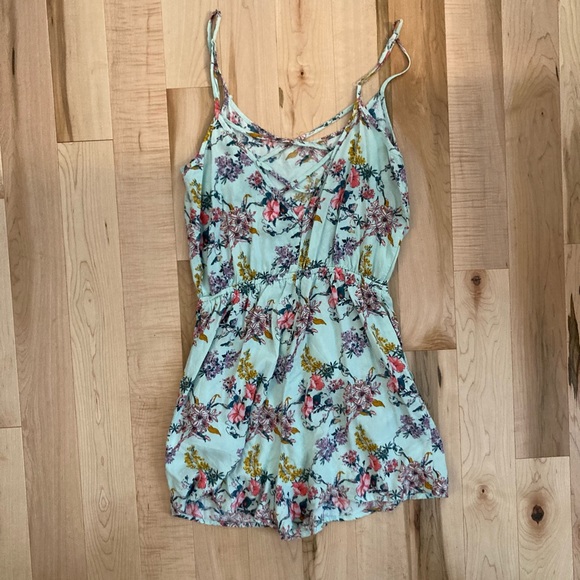 H&M floral romper, size 6, blue with pink and purple flowers - Picture 2 of 2